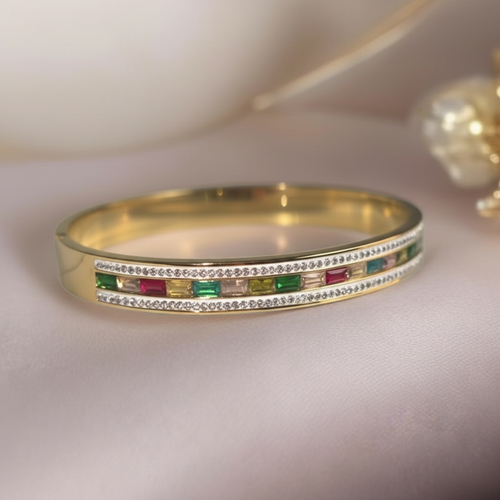 Pulsera brazalete - Detalle close-up